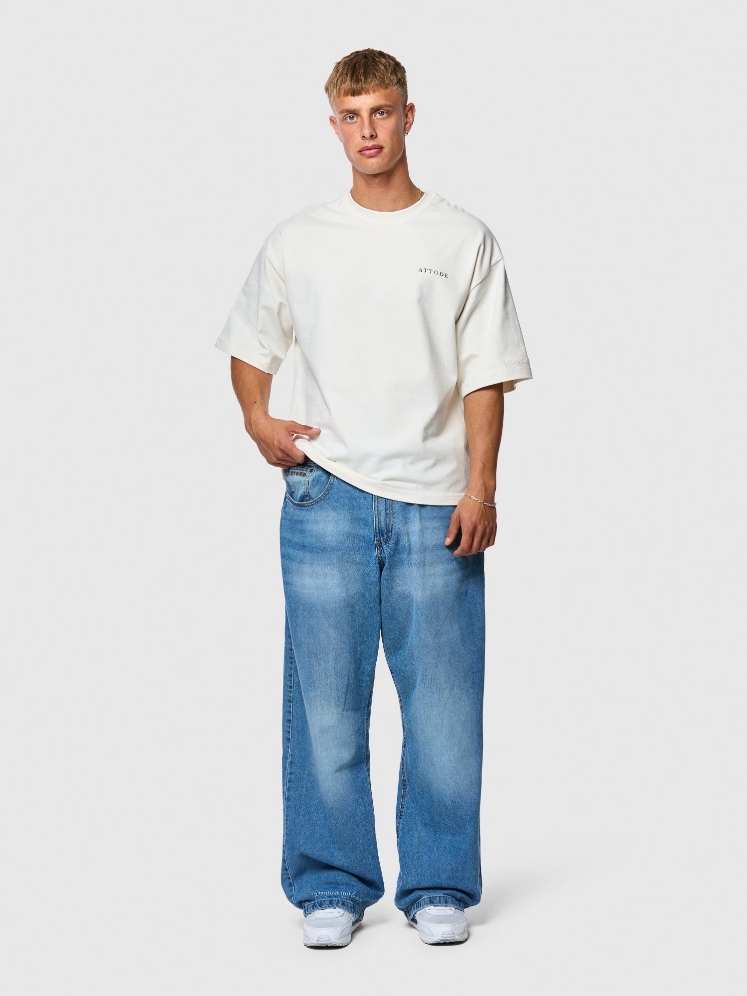 Graphic T-shirt Off White - ATTODE